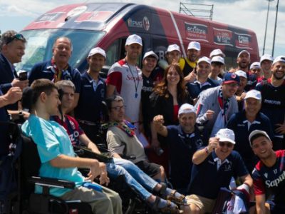 I tifosi di Bologna For Community e lo staff di Io Sto Con Onlus a Casteldebole, Thiago Motta nominato Volontario ad honorem