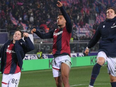 La Juve lavora su Calafiori ma il Bologna lo considera incedibile. Milan su Zirkzee tramite la clausola, da Casteldebole nessuna conferma