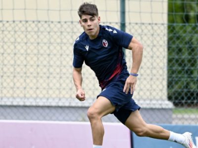 Nicolò Casale in allenamento col Bologna a Casteldebole