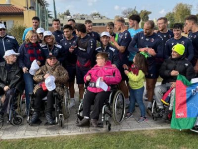 Un'altra sorpresa rossoblù per i tifosi di Bologna For Community: allenamento a bordocampo e incontro con Italiano e la squadra