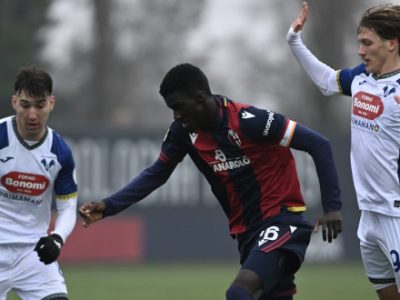 Il Bologna Primavera non vede la luce in fondo al tunnel: Verona corsaro 2-1 a Crespellano, per i rossoblù è il quinto k.o. di fila