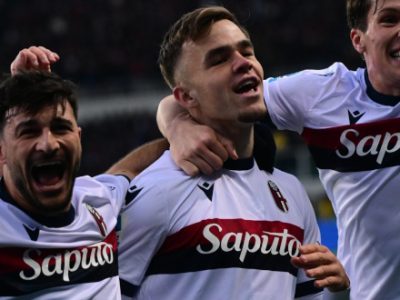 D-Day rossoblù a Torino: si sblocca Dallinga e il Bologna sbarca ai piani alti. Pobega completa l'opera, granata piegati 2-0